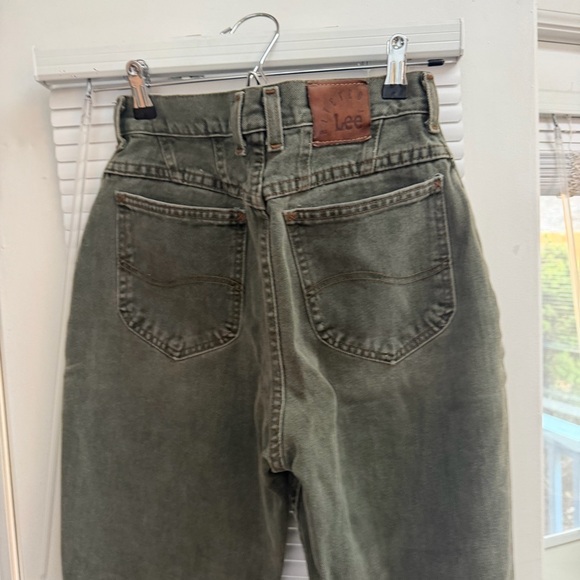 Vintage Lee Women's High Rise Jeans in Olive - Picture 4 of 12